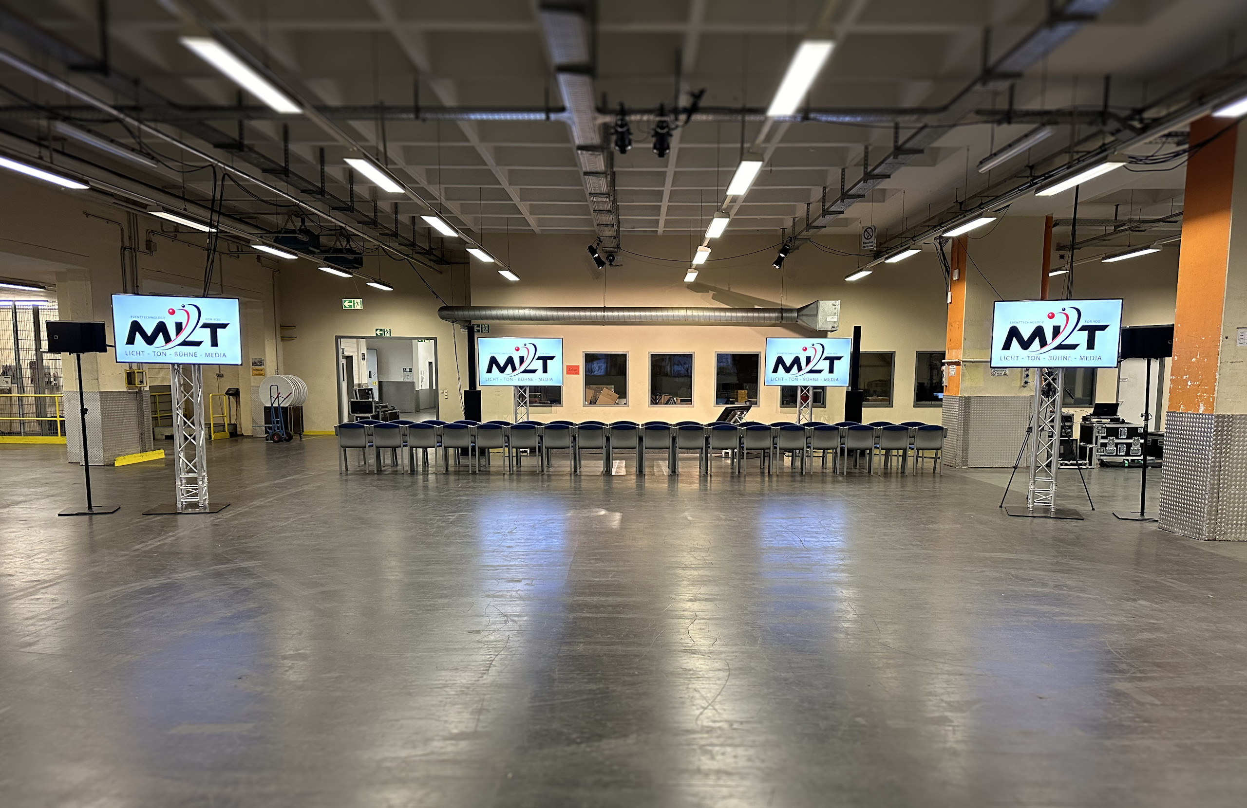 Betriebsversammlung mit Beschallung und Präsentationstechnik in Produktionststätte