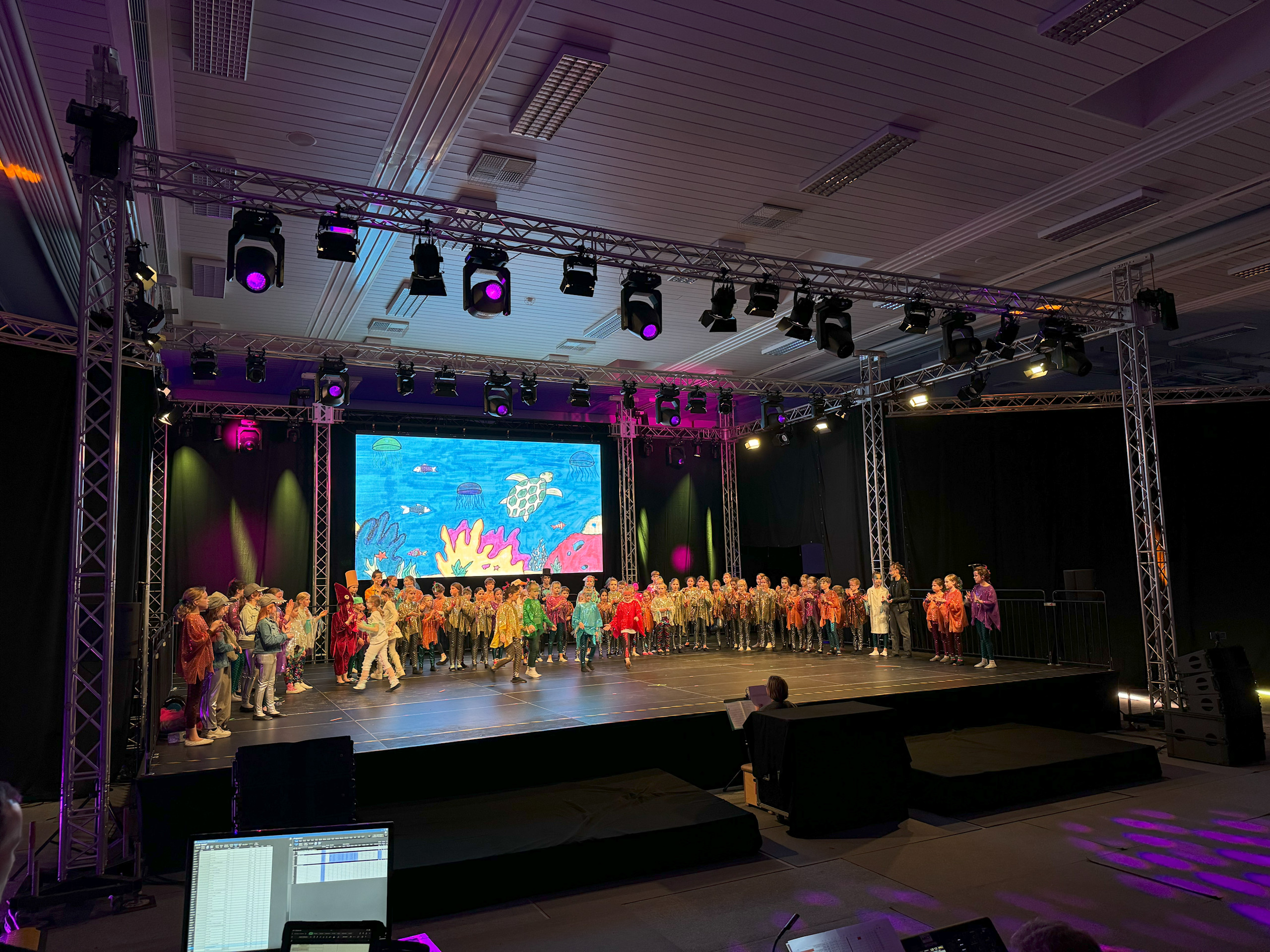 Kindermusical Musikschule Bocholt in der Sporthalle vom Euregio-Gymnasium